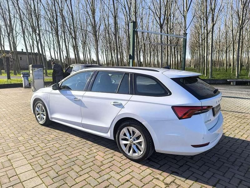 Usata Skoda Octavia Executive 204 CV (150 kW) 2022 Bianco Station wagon