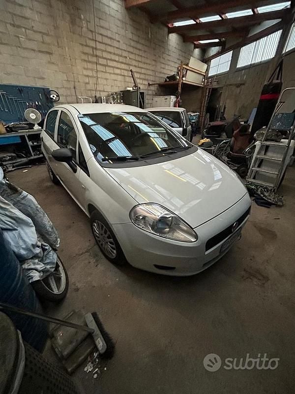 Usata Fiat Punto 69 CV (50 kW) 2013 Bianco Utilitaria