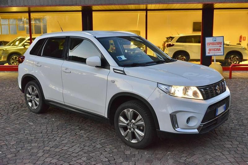 Usata Suzuki Vitara Cool 111 CV (81 kW) 2019 Bianco santorini SUV