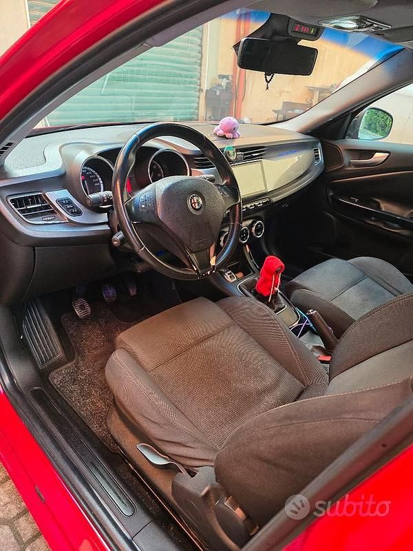 Usata Alfa Romeo Giulietta 2011 Rosso Utilitaria