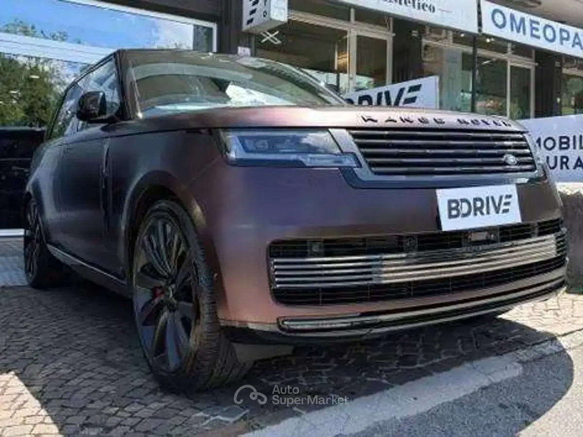Usata Land Rover Range Rover 615 CV (452 kW) 2024 Ligurian black SUV