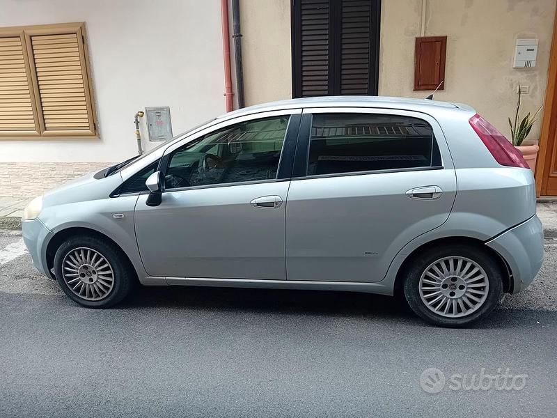 Usata Fiat Punto 65 CV (47 kW) 2007 Grigio Utilitaria