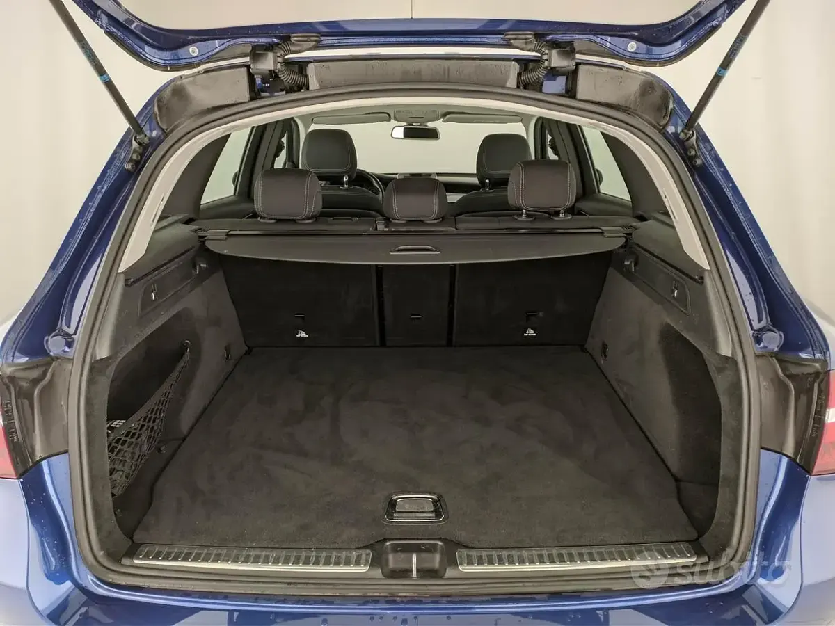 Usata Mercedes GLC220 194 CV (142 kW) 2019 Bluazzurro SUV