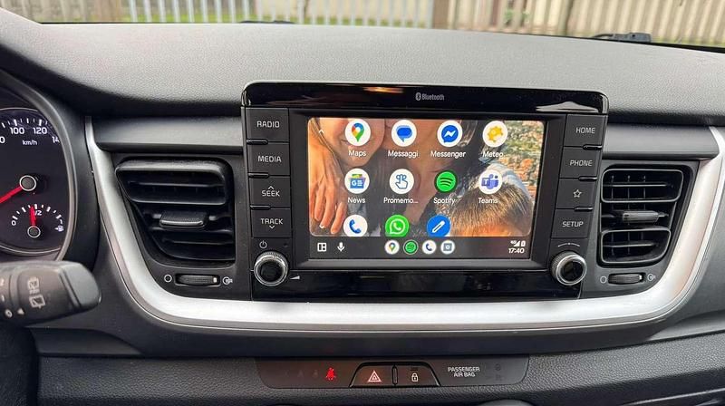 Usata Kia Stonic Style 101 CV (74 kW) 2019 Nero SUV