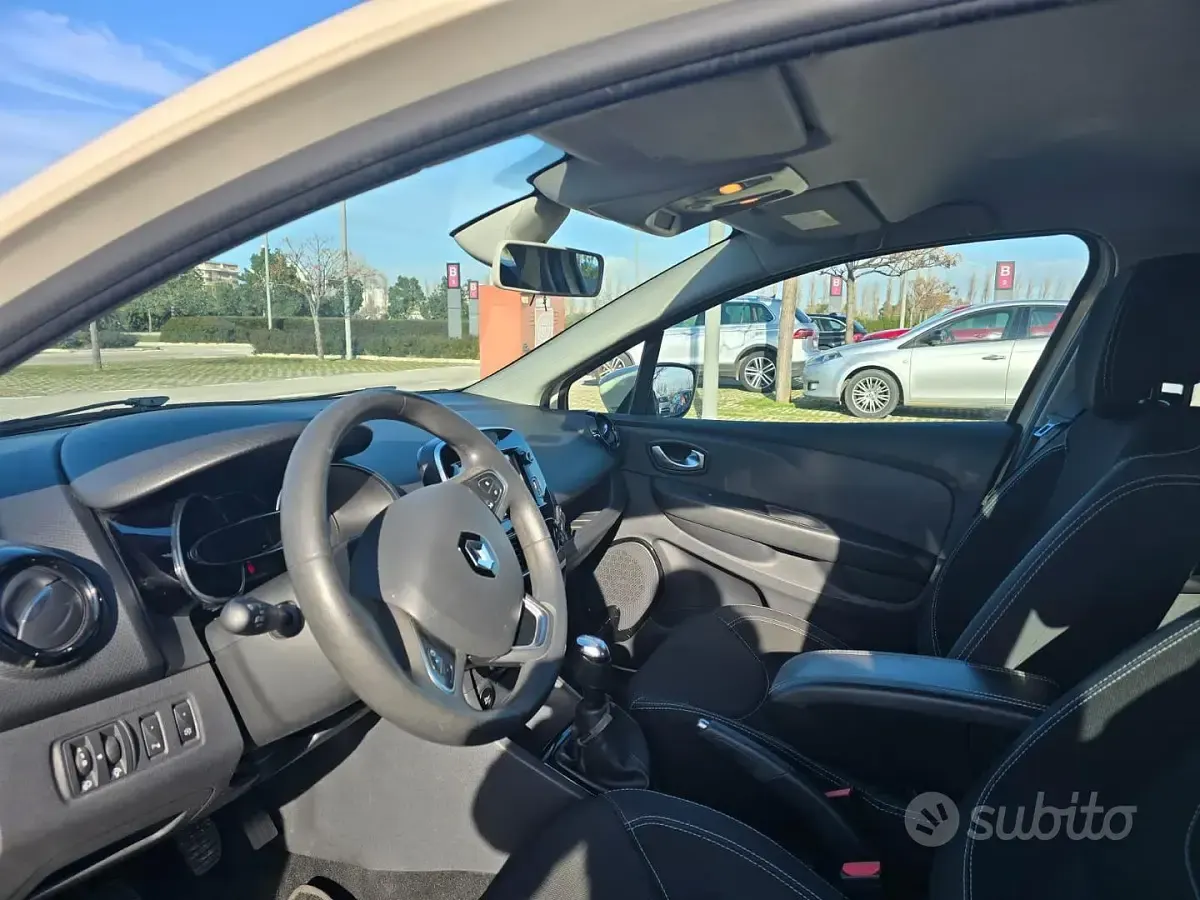 Usata Renault Clio 90 CV (66 kW) 2017 Bianco Utilitaria