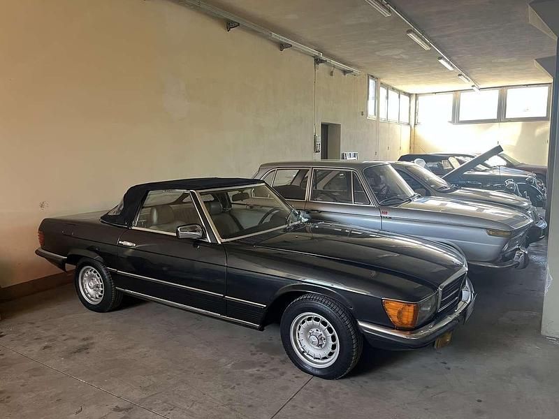 Usata Mercedes SL280 185 CV (136 kW) 1983 Nero Cabrio