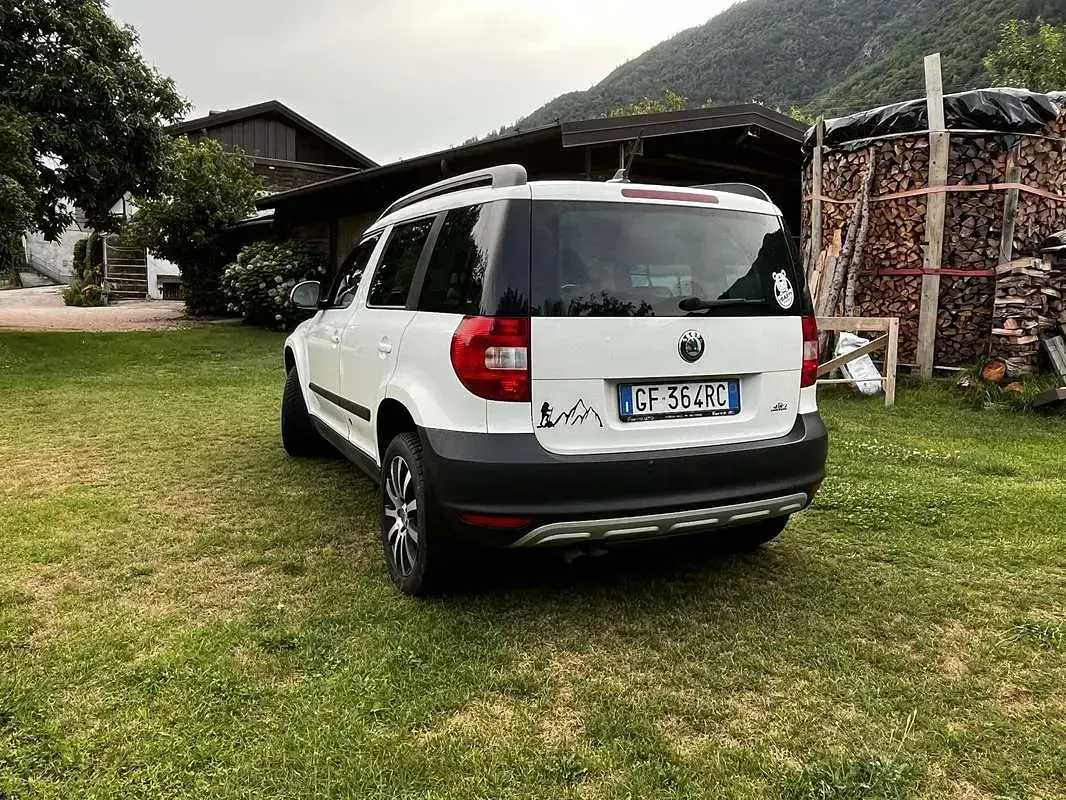 Usata Skoda Yeti Adventure 140 CV (102 kW) 2013 Bianco SUV