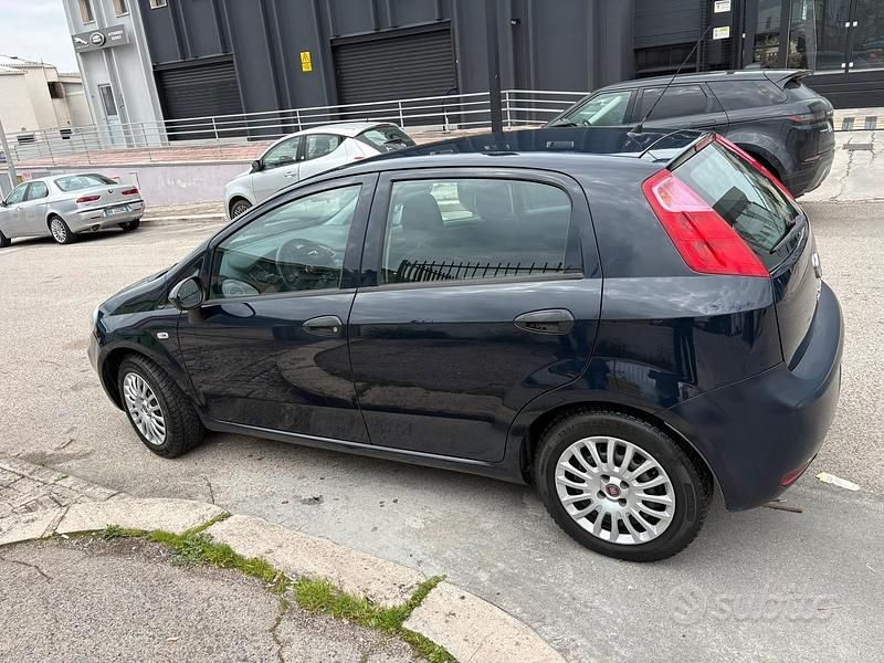 Usata Fiat Punto Young 75 CV (55 kW) 2015 Utilitaria