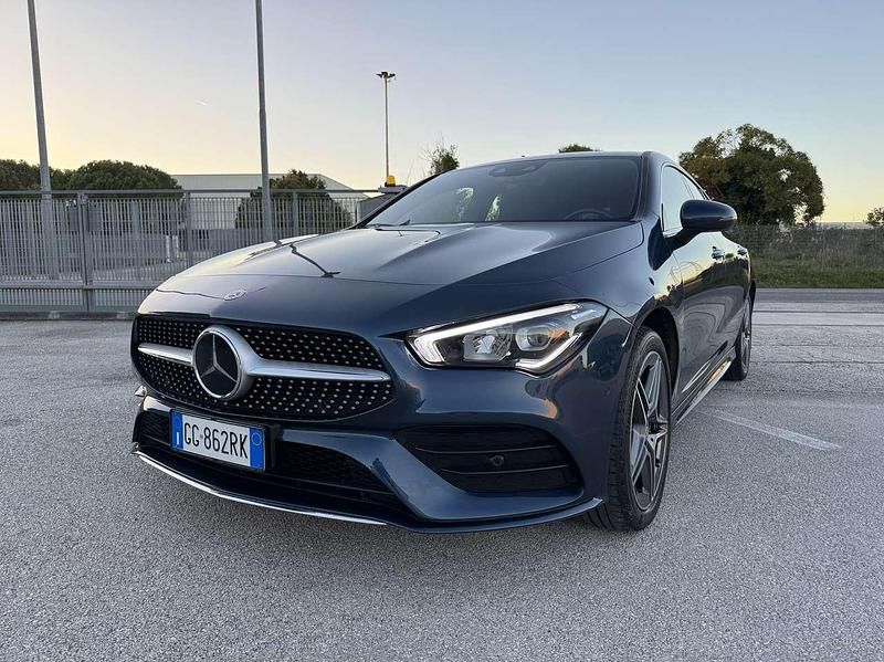 Usata Mercedes CLA250e Shooting Brake Premium 218 CV (160 kW) 2021 Blu/azzurro Station wagon