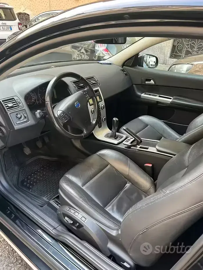 Usata Volvo C30 115 CV (84 kW) 2011 Nero Utilitaria