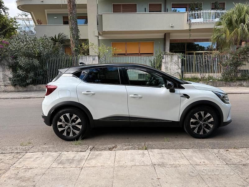Usata Renault Captur Techno 145 CV (106 kW) 2024 Bianco SUV