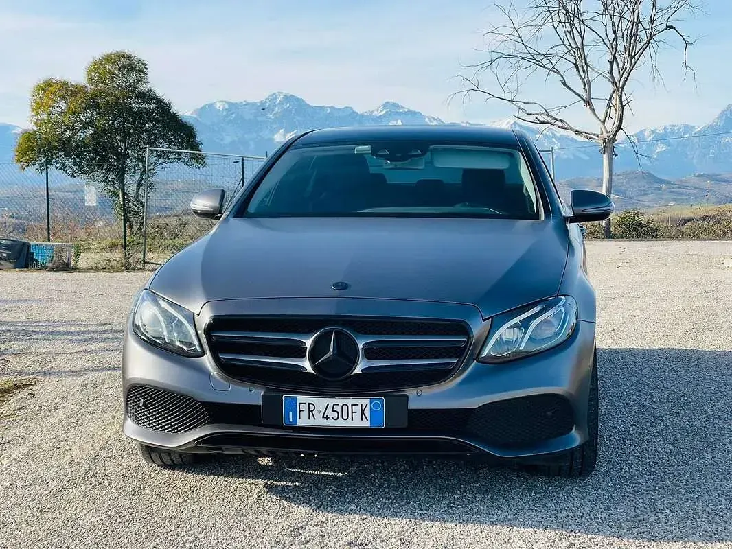 Usata Mercedes E220 194 CV (142 kW) 2018 Berlina