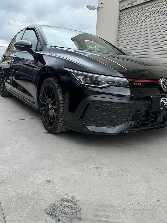 Usata VW Golf VIII GTI 245 CV (180 kW) 2024 Nero Berlina