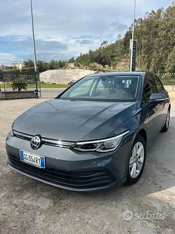 Usata VW Golf VII Style 116 CV (85 kW) 2021 Grigio Utilitaria