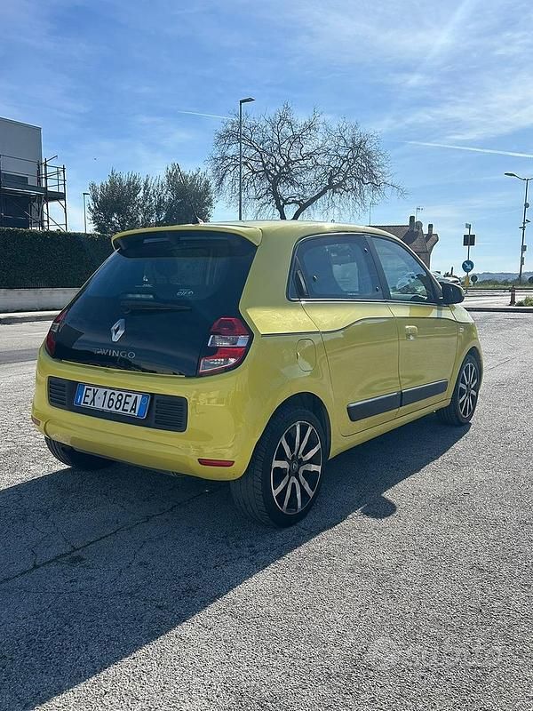 Usata Renault Twingo 75 CV (55 kW) 2015 Utilitaria