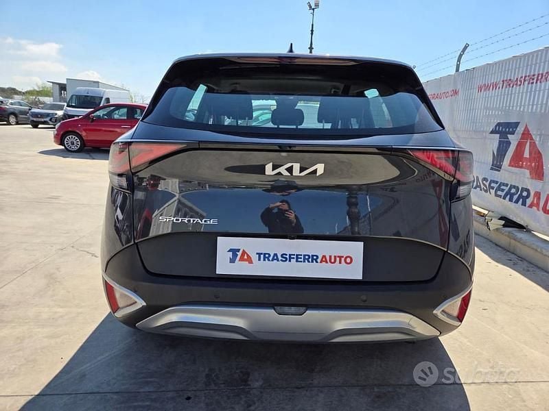 Usata Kia Sportage 116 CV (85 kW) 2023 Grigio scuro SUV