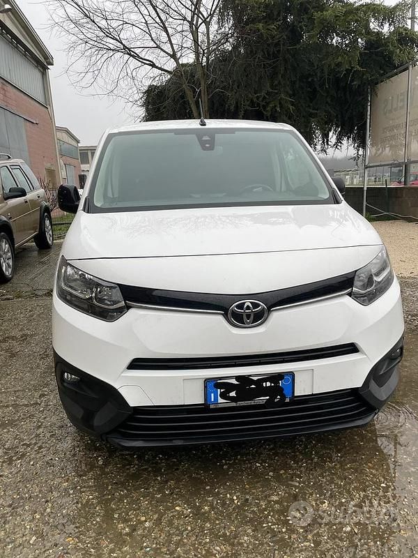 Usata Toyota Proace City City 130 CV (95 kW) 2021 Bianco Monovolume