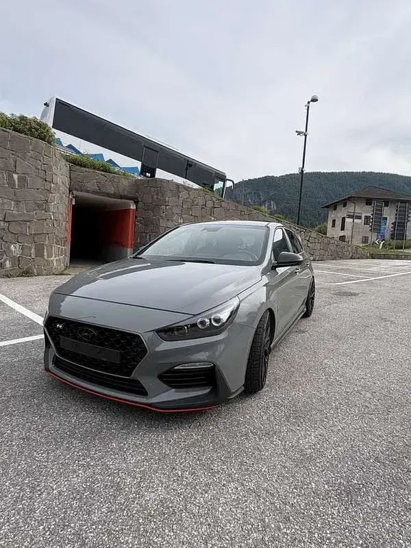Usata Hyundai i30 N Performance 275 CV (202 kW) 2020 Grigio Berlina