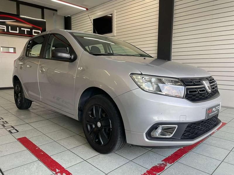 Usata Dacia Sandero Lauréate 90 CV (66 kW) 2018 Argento Berlina