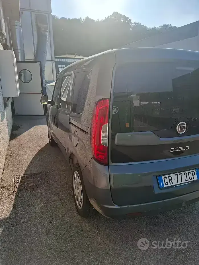 Usata Fiat Doblò 105 CV (77 kW) 2016 Grigio Monovolume