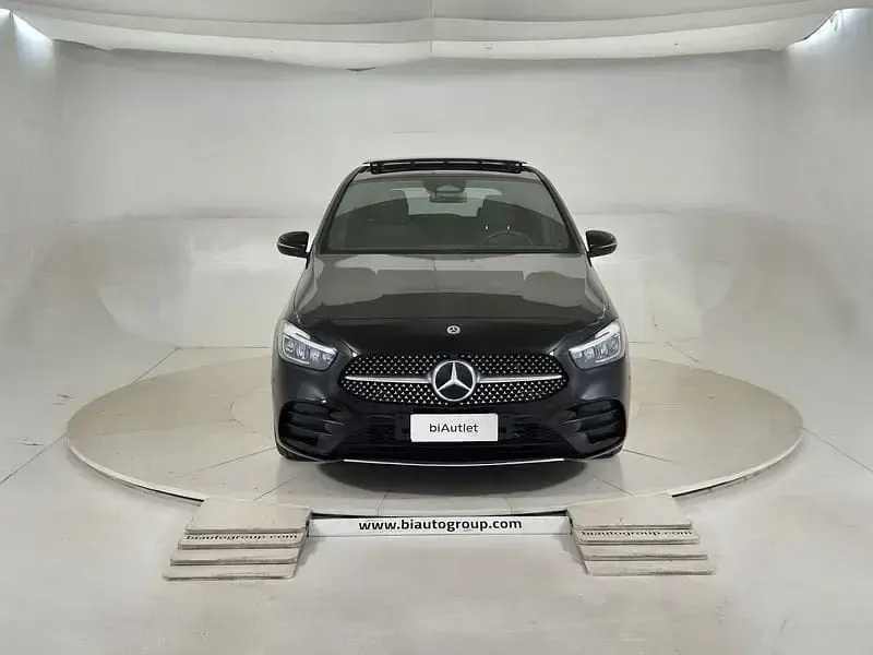 Usata Mercedes B200 AMG Line Premium Plus 150 CV (110 kW) 2023 Nero Utilitaria