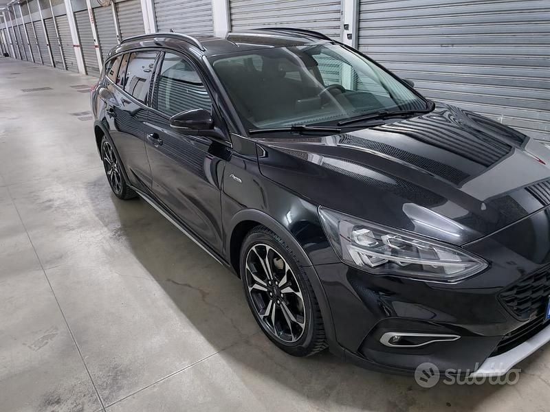 Usata Ford Focus Active 120 CV (88 kW) 2020 Grigio Station wagon