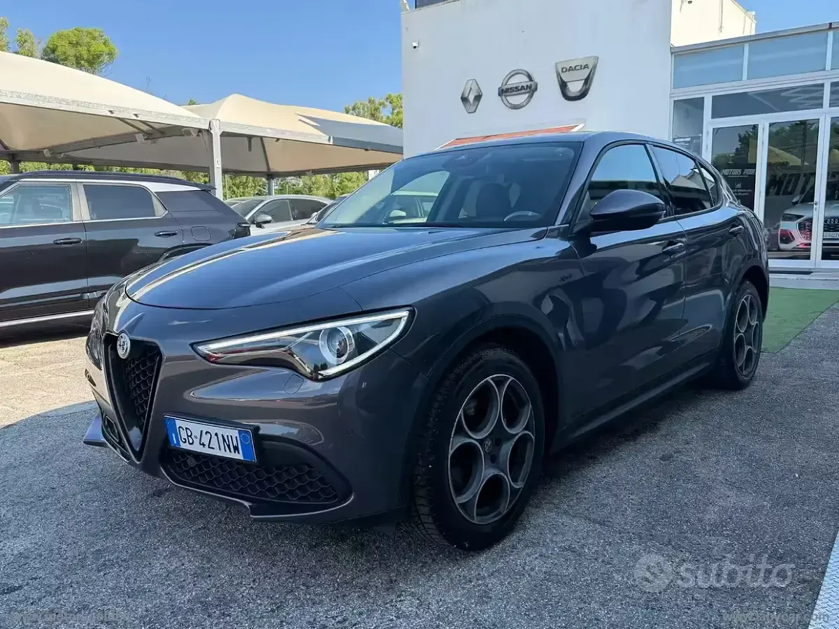 Usata Alfa Romeo Stelvio Sprint 190 CV (139 kW) 2020 Grigio SUV