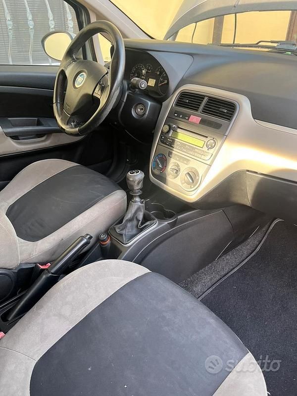 Usata Fiat Grande Punto 2006 Grigio Utilitaria