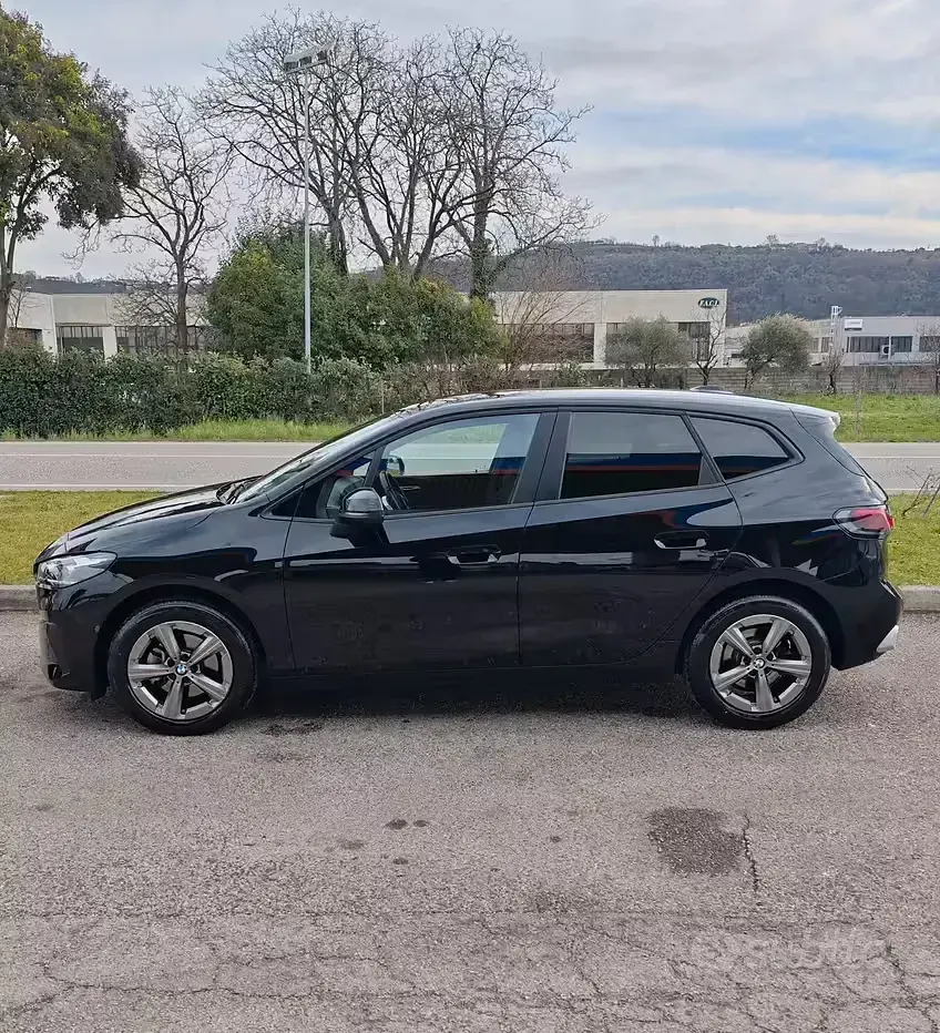 Usata BMW 218 150 CV (110 kW) 2022 Nero Monovolume