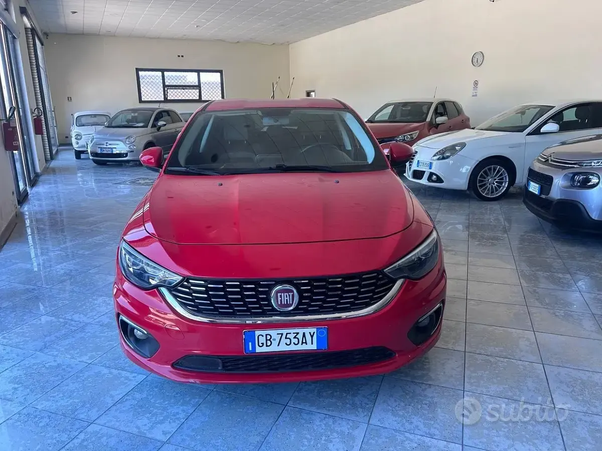 Usata Fiat Tipo Lounge 120 CV (88 kW) 2020 Rosso Berlina