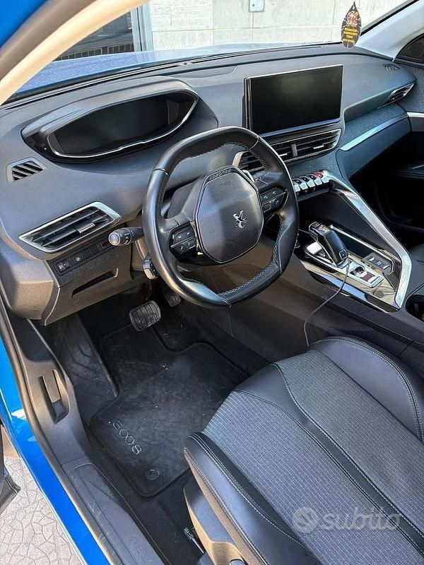 Usata Peugeot 3008 Allure 131 CV (96 kW) 2022 Blu SUV