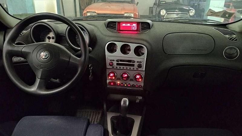 Usata Alfa Romeo 156 Progression 140 CV (102 kW) 2002 Argento Berlina