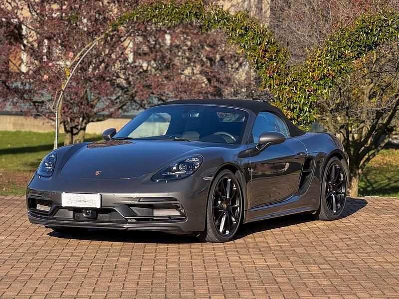 Usata Porsche 718 Boxster 400 CV (294 kW) 2025 Grigio agata metallizzato Cabrio