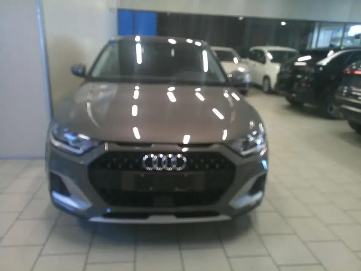Usata Audi A1 Admired 95 CV (69 kW) 2023 Grigio crono tetto nero metallizzato SUV
