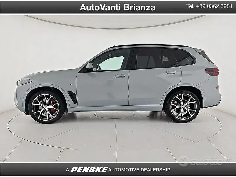 Begagnad BMW X5 M Sport 297 HK (218 kW) 2025 Grå SUV