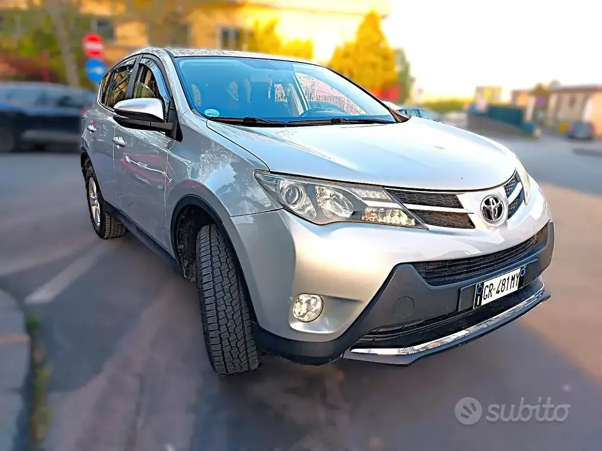 Usata Toyota RAV4 124 CV (91 kW) 2013 Grigio SUV