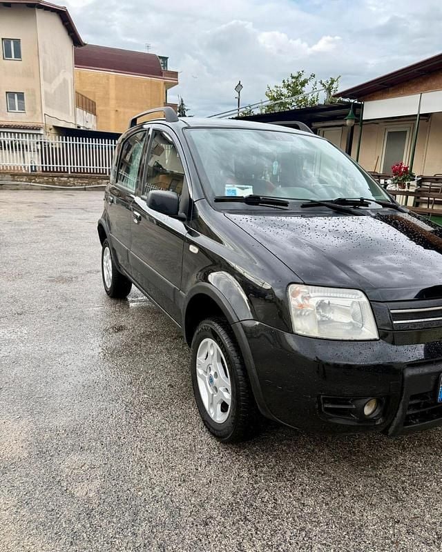 Usata Fiat Panda 4x4 69 CV (50 kW) 2007 Nero Utilitaria