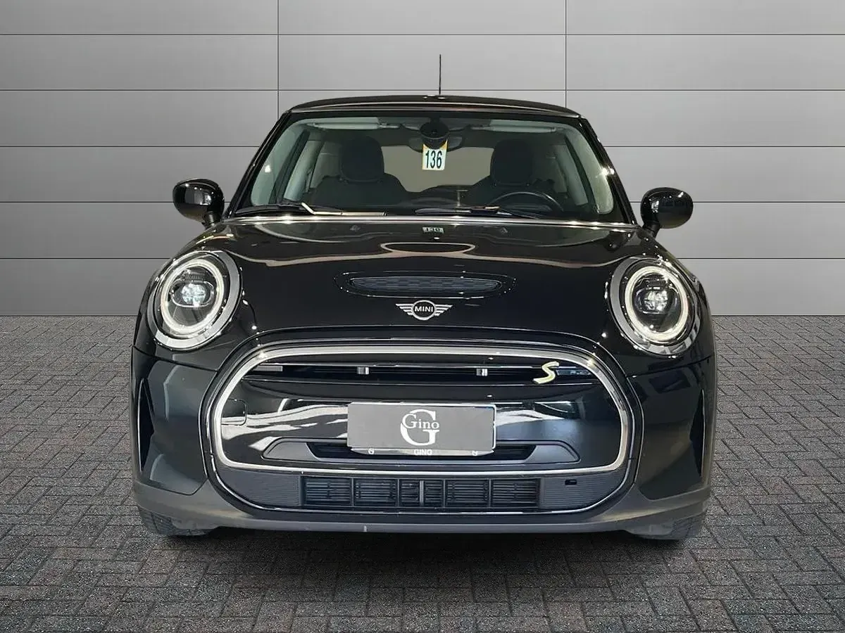 Usata Mini Cooper SE Classic 75 kW (102 CV) 2022 Nero Utilitaria