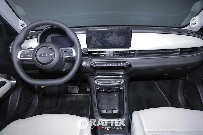 Usata Fiat 600 La Prima 101 CV (74 kW) 2025 Blu SUV