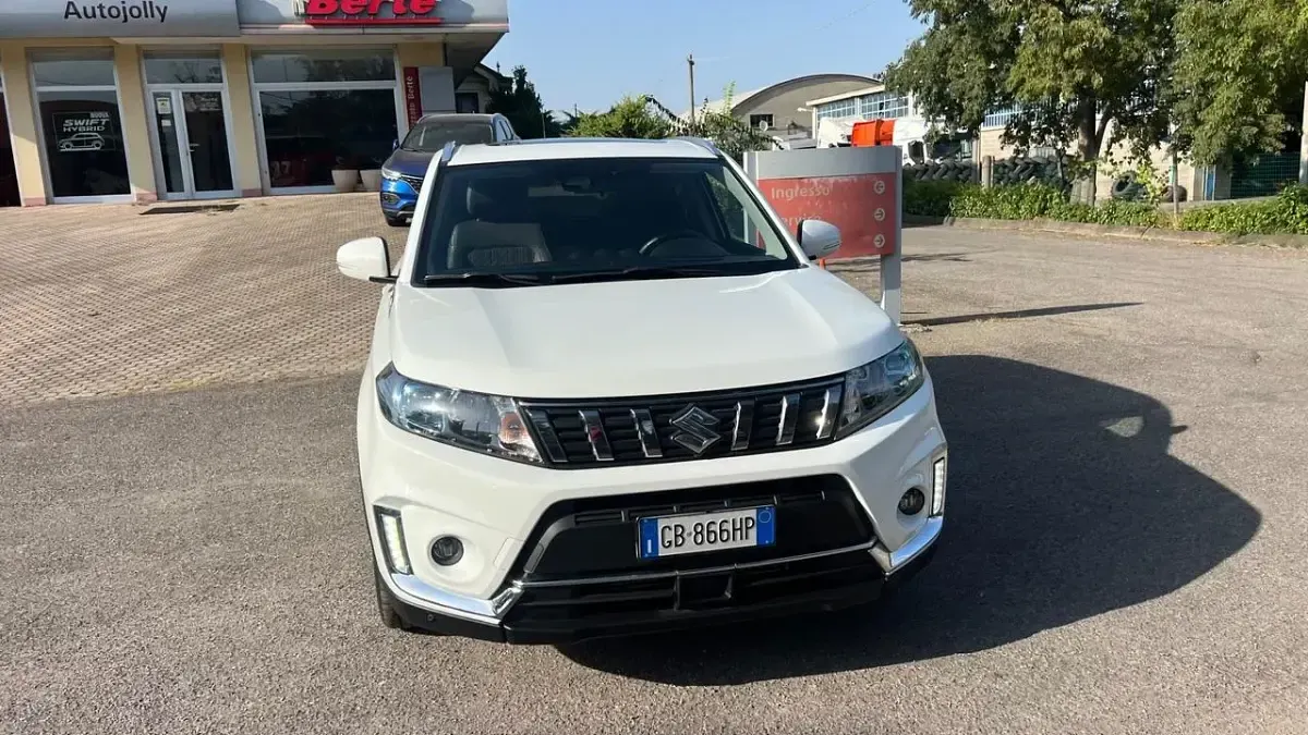 Usata Suzuki Vitara 129 CV (94 kW) 2020 Bianco SUV