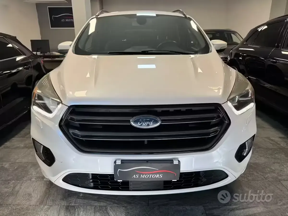 Usata Ford Kuga ST-Line 120 CV (88 kW) 2017 Bianco SUV