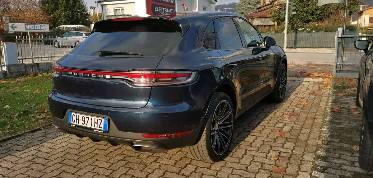 Usata Porsche Macan 245 CV (180 kW) 2021 Blu/azzurro SUV