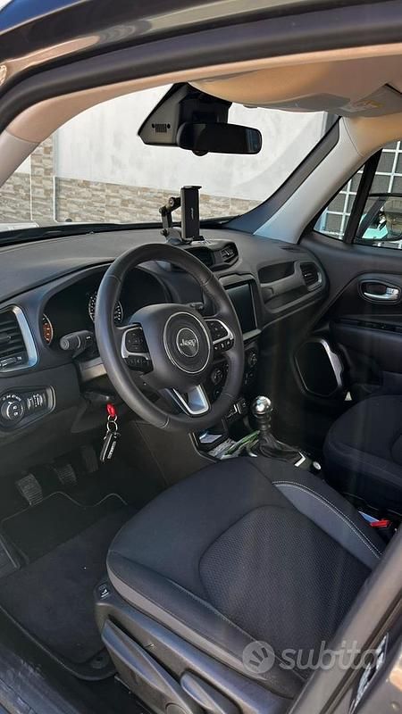 Usata Jeep Renegade 120 CV (88 kW) 2023 Grigio SUV