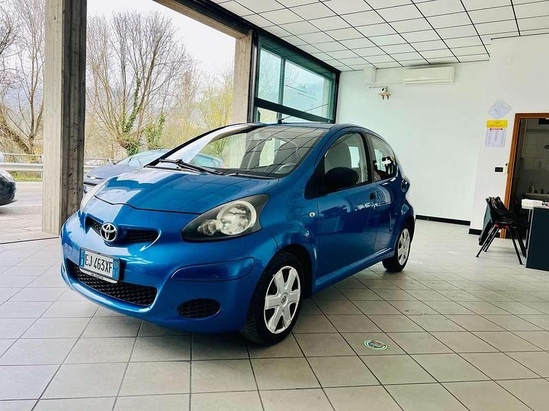 Usata Toyota Aygo Connect Style 68 CV (50 kW) 2011 Blu/azzurro Utilitaria