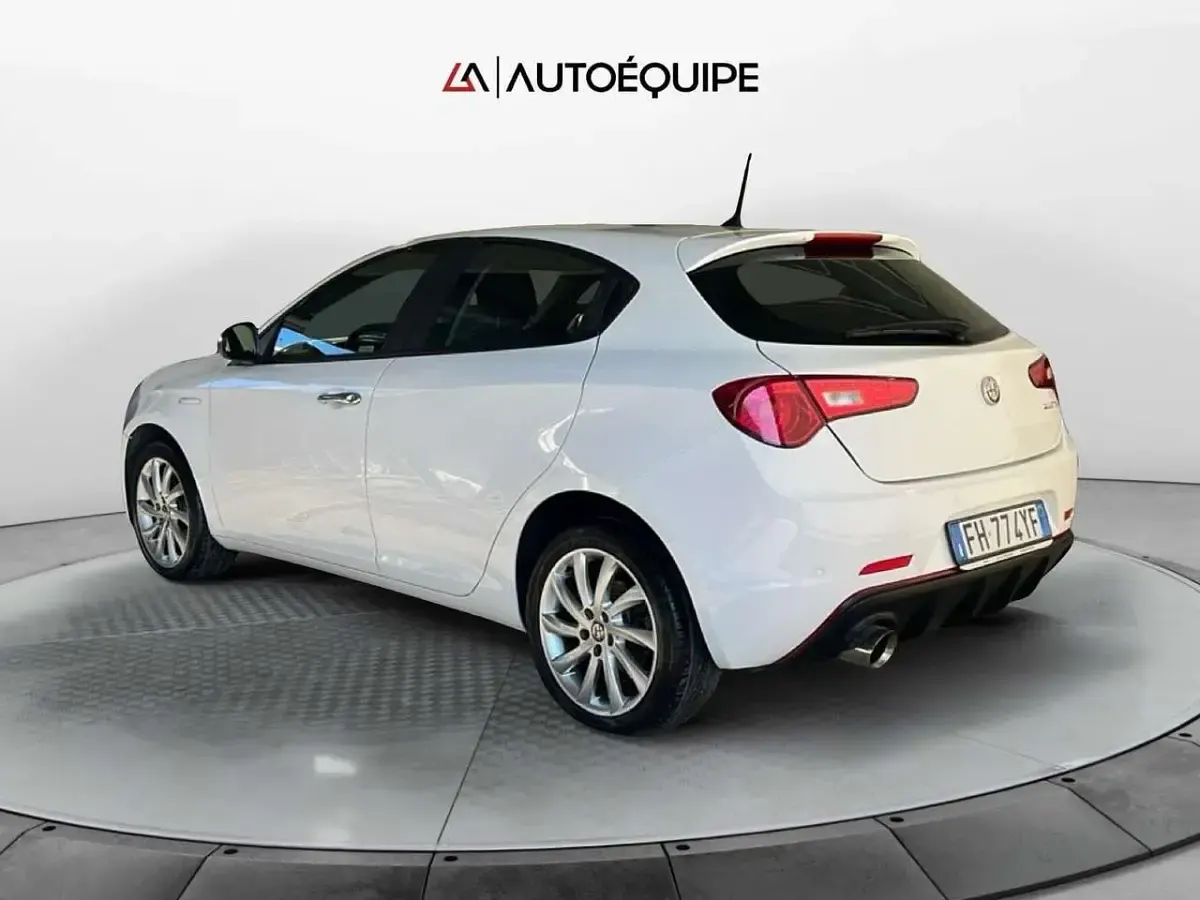 Usata Alfa Romeo Giulietta 120 CV (88 kW) 2017 Bianco Utilitaria