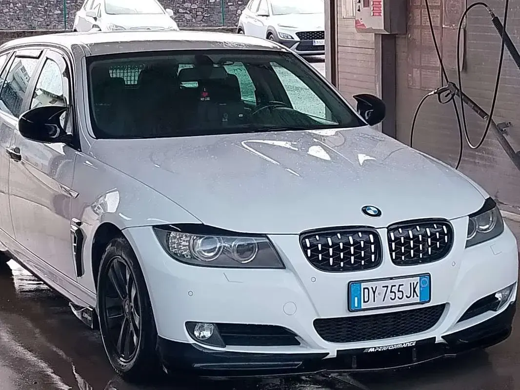 Usata BMW 320 177 CV (130 kW) 2010 Bianco Station wagon