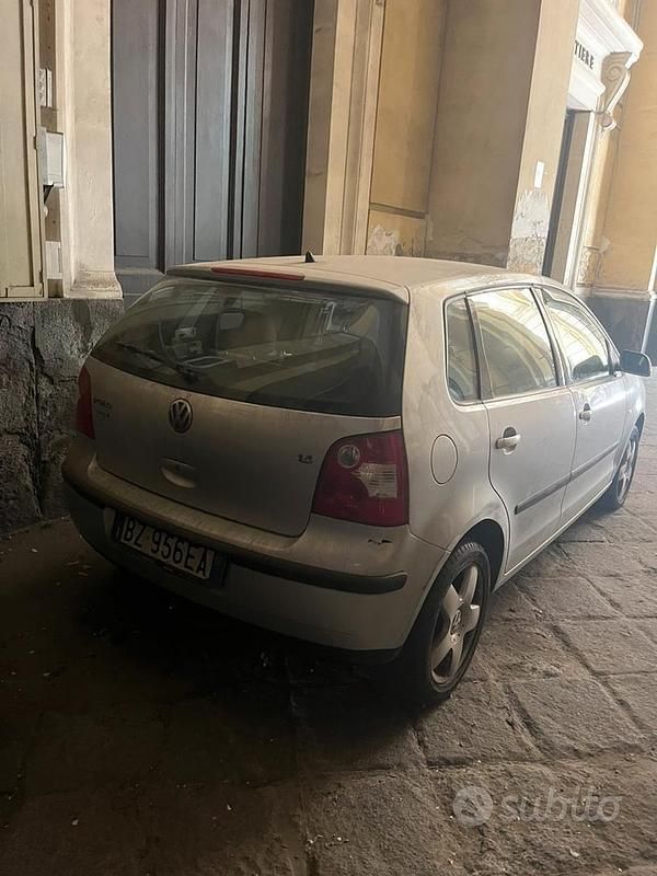 Usata VW Polo 75 CV (55 kW) 2002 Grigio Utilitaria