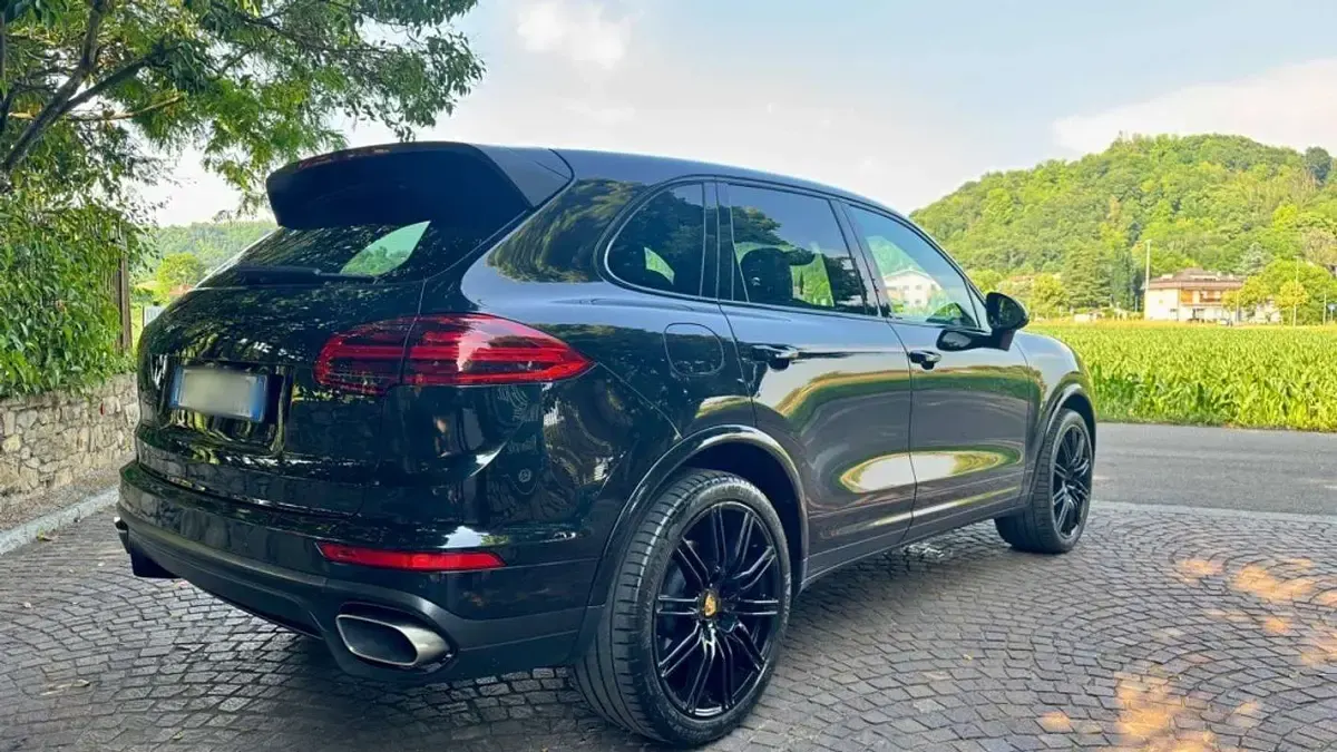 Usata Porsche Cayenne Platinum Edition 250 CV (183 kW) 2017 Nero SUV