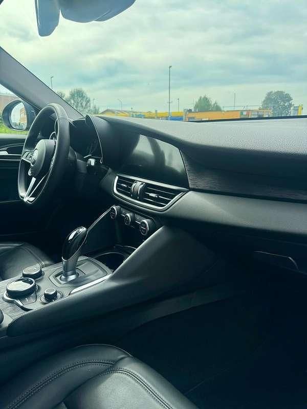 Usata Alfa Romeo Giulia Business 160 CV (117 kW) 2019 Blu/azzurro Berlina