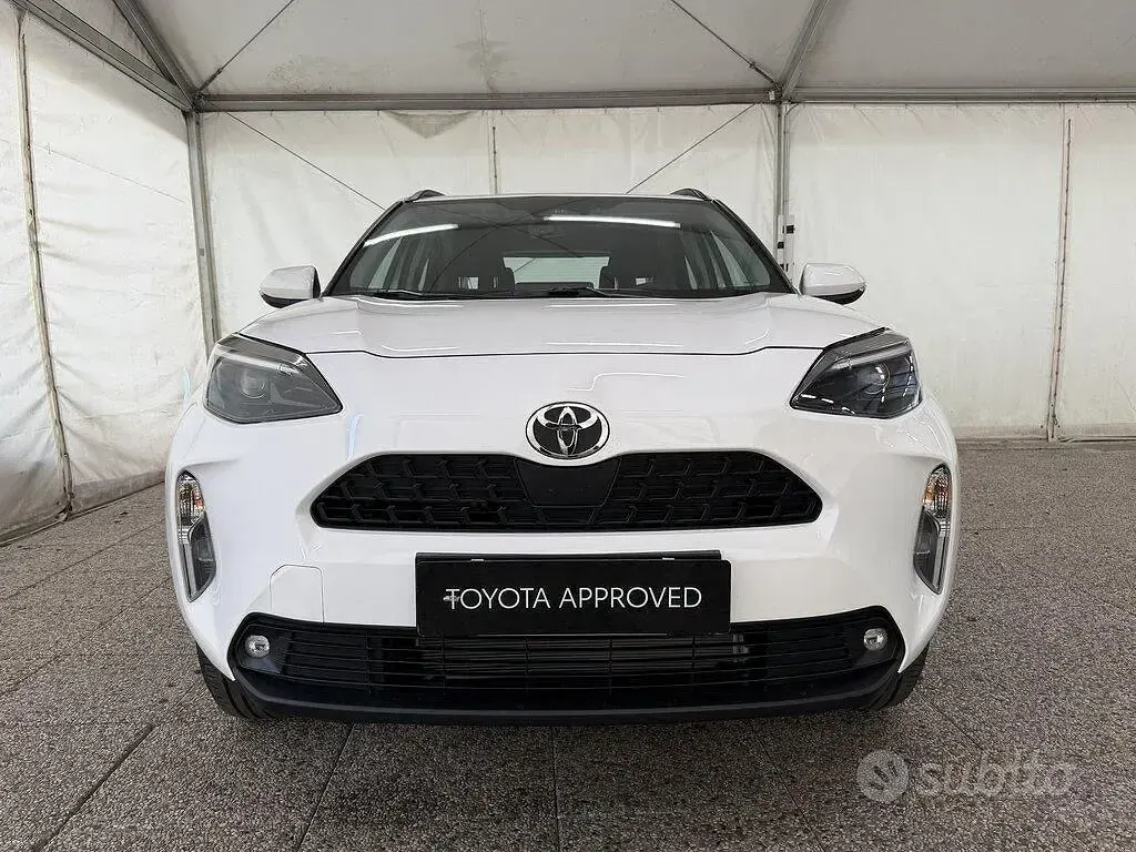 Nuova Toyota Yaris Cross Active 116 CV (85 kW) 2026 Bianco SUV